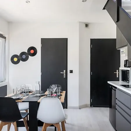 Life Is Music - Casa Vostra - Caution 800 Eur & Id Requises - Proche Tramway-frontiere Apartment *